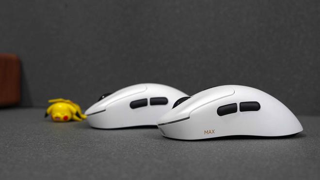 T3 MAX二代双8K游戏鼠标拆解测评pg电子入口跟蝰蛇V3一比高下？雷柏V(图18)