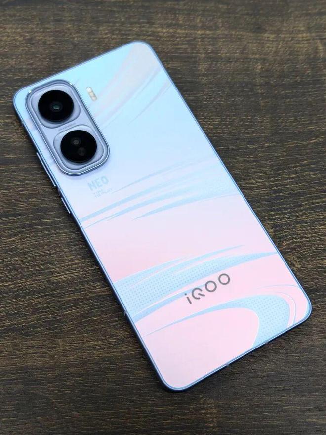 1 ：一杯即满配的“超神游戏机”来了pg模拟器电脑版iQOO Neo1(图9)